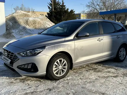 Hyundai i30 2023 года за 9 800 000 тг. в Уральск – фото 2