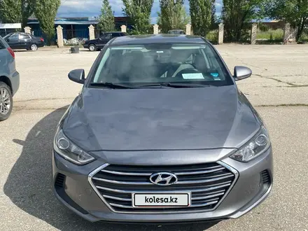 Hyundai Elantra 2018 года за 4 200 000 тг. в Актобе – фото 2