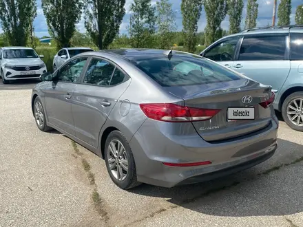 Hyundai Elantra 2018 года за 4 200 000 тг. в Актобе – фото 3