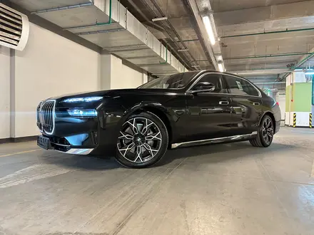 BMW 735 2022 года за 79 499 000 тг. в Алматы