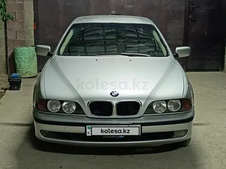 BMW 528 1999 года за 3 600 000 тг. в Шымкент