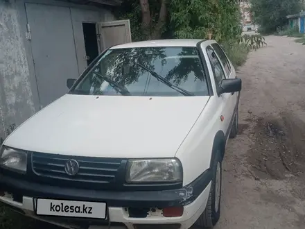 Volkswagen Vento 1993 года за 1 300 000 тг. в Актобе – фото 3