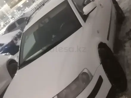 Volkswagen Passat 2000 года за 1 950 000 тг. в Астана – фото 4
