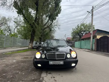 Mercedes-Benz E 320 1997 года за 3 200 000 тг. в Алматы – фото 5
