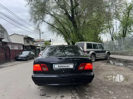 Mercedes-Benz E 320 1997 года за 3 200 000 тг. в Алматы – фото 7