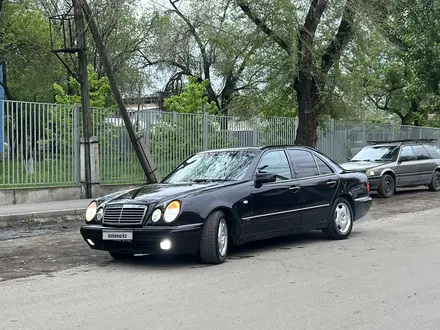 Mercedes-Benz E 320 1997 года за 3 200 000 тг. в Алматы – фото 8