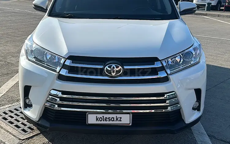 Toyota Highlander 2014 годаfor10 900 000 тг. в Атырау