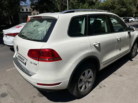 Volkswagen Touareg 2011 года за 15 900 000 тг. в Алматы – фото 5