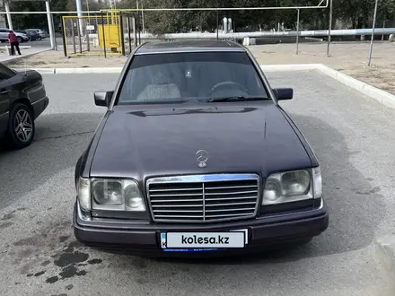 Mercedes-Benz E 220 1994 года за 2 100 000 тг. в Байконыр – фото 12