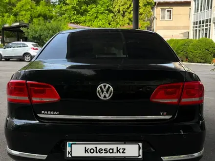 Volkswagen Passat 2012 года за 5 950 000 тг. в Алматы – фото 4