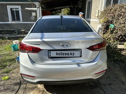 Hyundai Accent 2018 года за 6 900 000 тг. в Алматы – фото 4