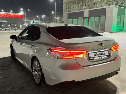 Toyota Camry 2018 года за 15 800 000 тг. в Астана – фото 8