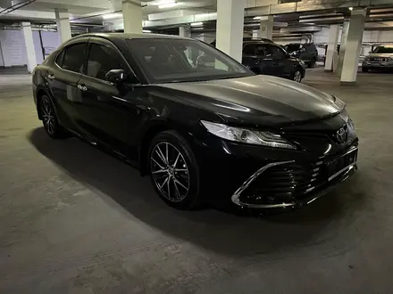 Toyota Camry 2021 года за 22 800 000 тг. в Алматы