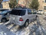 Mercedes-Benz ML 320 1999 года за 4 300 000 тг. в Усть-Каменогорск – фото 2