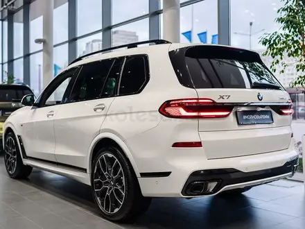 BMW X7 XDrive 40i 2024 года за 74 240 894 тг. в Павлодар – фото 2