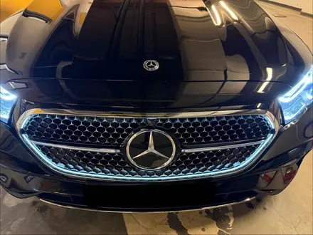 Mercedes-Benz E 300 2025 года за 44 900 000 тг. в Алматы – фото 14