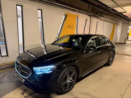 Mercedes-Benz E 300 2025 года за 44 900 000 тг. в Алматы – фото 15