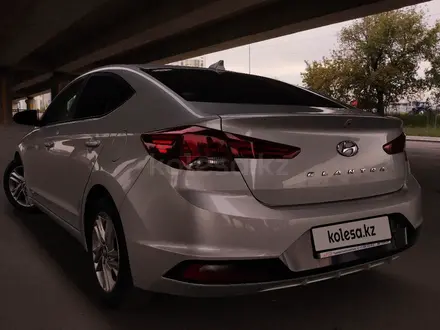 Hyundai Elantra 2019 года за 7 900 000 тг. в Алматы – фото 2