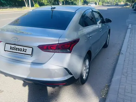 Hyundai Accent 2020 года за 7 600 000 тг. в Караганда – фото 4