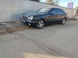 Mercedes-Benz E 290 1998 годаүшін3 300 000 тг. в Жезказган