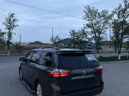 Toyota Sienna 2015 года за 12 000 000 тг. в Актау – фото 14