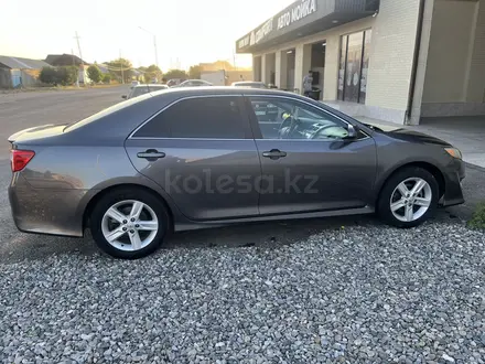 Toyota Camry 2014 года за 8 300 000 тг. в Шымкент – фото 3