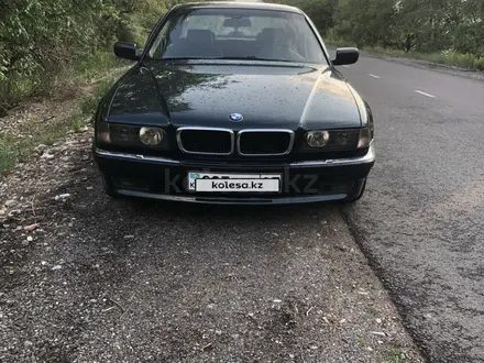 BMW 728 1996 года за 3 000 000 тг. в Есик