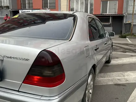 Mercedes-Benz C 230 2000 года за 2 400 000 тг. в Алматы – фото 6