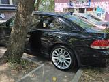 BMW 750 2007 года за 5 900 000 тг. в Алматы – фото 4