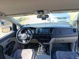 Kia Sedona 2015 годаүшін10 500 000 тг. в Тараз – фото 4