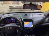 Hyundai Solaris 2012 годаүшін4 100 000 тг. в Астана – фото 2