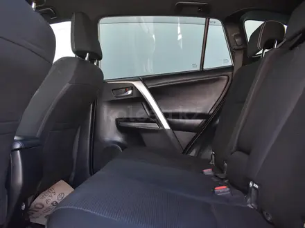 Toyota RAV4 2018 года за 10 000 000 тг. в Атырау – фото 16