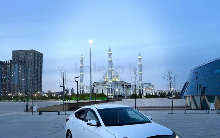 Hyundai Elantra 2019 года за 7 600 000 тг. в Астана