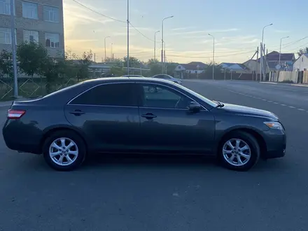 Toyota Camry 2011 года за 5 300 000 тг. в Атырау – фото 3