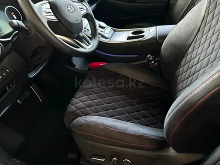 Hyundai Santa Fe 2021 года за 21 000 000 тг. в Алматы – фото 3