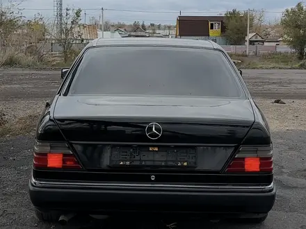 Mercedes-Benz E 220 1993 года за 4 000 000 тг. в Караганда – фото 38