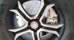 Зимняя резина с дисками 225 65 r 17 стояла на Rav 4 за 100 000 тг. в Алматы – фото 4
