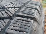 Зимняя резина с дисками 225 65 r 17 стояла на Rav 4 за 100 000 тг. в Алматы