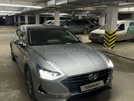 Hyundai Sonata 2021 года за 11 500 000 тг. в Астана – фото 2