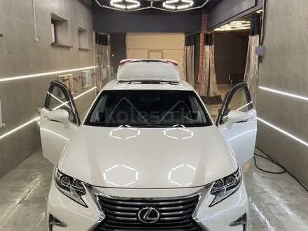 Lexus ES 250 2015 годаүшін17 300 000 тг. в Атырау