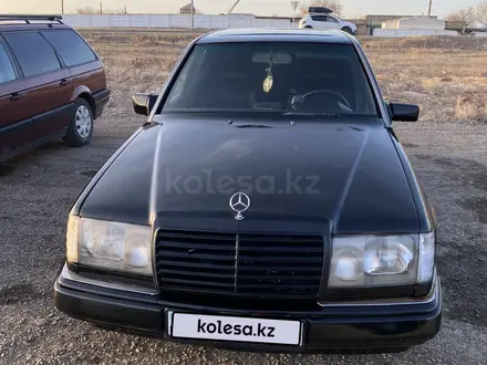 Mercedes-Benz E 230 1991 года за 1 500 000 тг. в Приозерск – фото 4
