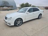 Mercedes-Benz E 500 2004 года за 6 600 000 тг. в Актау – фото 2