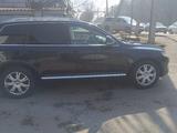 Volkswagen Touareg 2007 года за 5 500 000 тг. в Алматы – фото 5