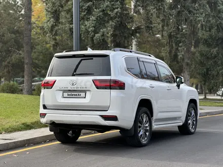 Toyota Land Cruiser 2023 года за 58 800 000 тг. в Алматы – фото 6