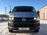 Volkswagen Caravelle 2015 года за 16 000 000 тг. в Уральск