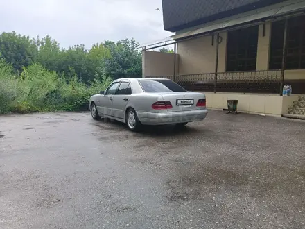 Mercedes-Benz E 280 1996 года за 3 200 000 тг. в Алматы – фото 2