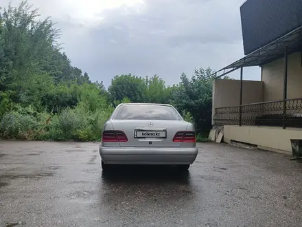 Mercedes-Benz E 280 1996 года за 3 200 000 тг. в Алматы – фото 3