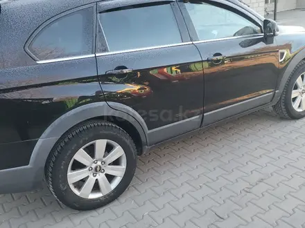 Chevrolet Captiva 2008 года за 3 300 000 тг. в Актобе – фото 2