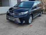 Toyota Sienna 2015 года за 12 500 000 тг. в Жанаозен – фото 2