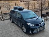 Toyota Sienna 2015 года за 12 500 000 тг. в Жанаозен – фото 4